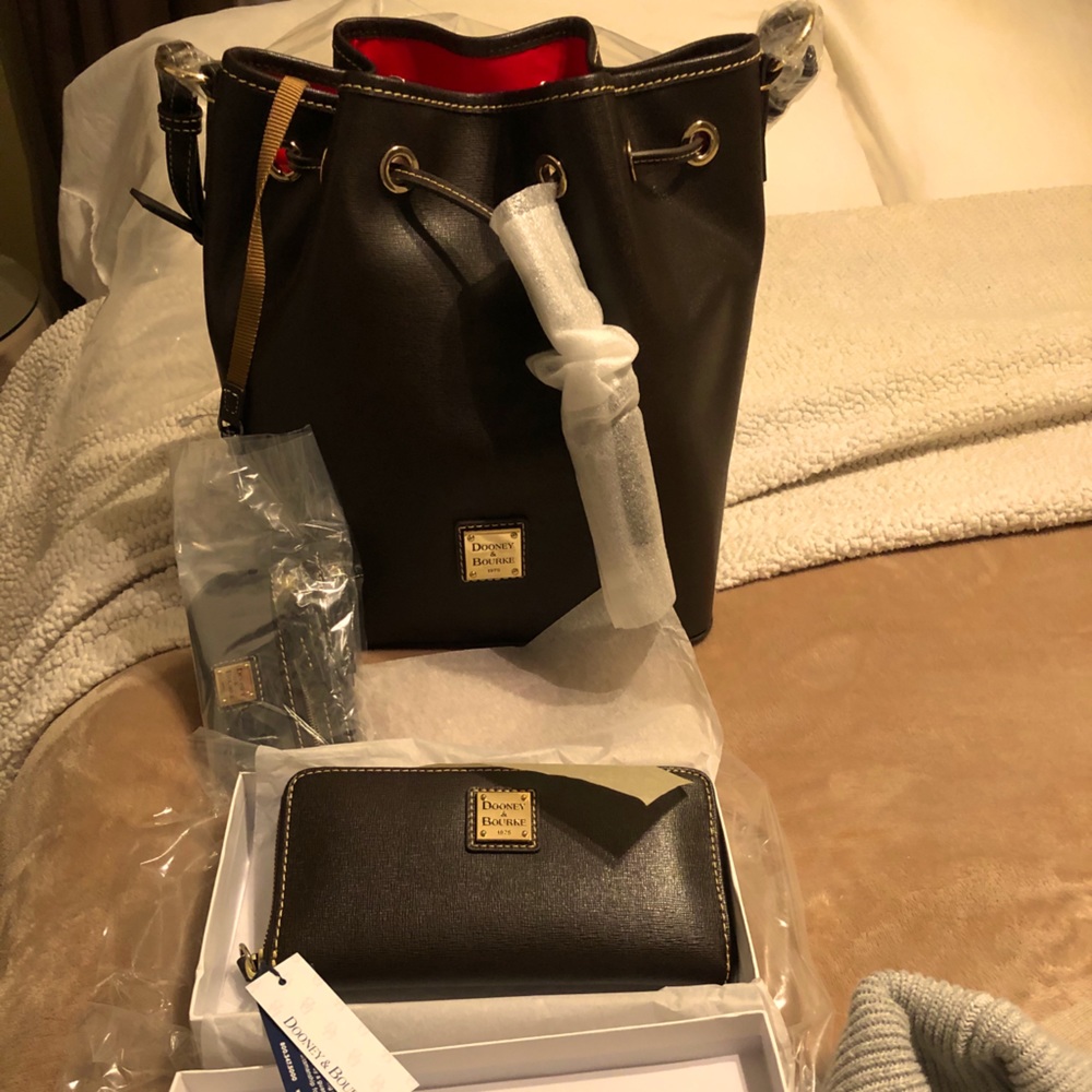 DOONEY&BOURKE SAFFIANO KENDALLBAG WALLET&COIN CASE